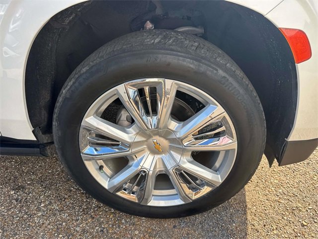 2023 Chevrolet Suburban High Country photo 4