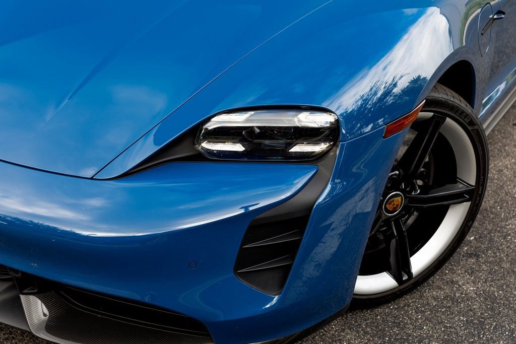 2022 Porsche Taycan Turbo S photo 9