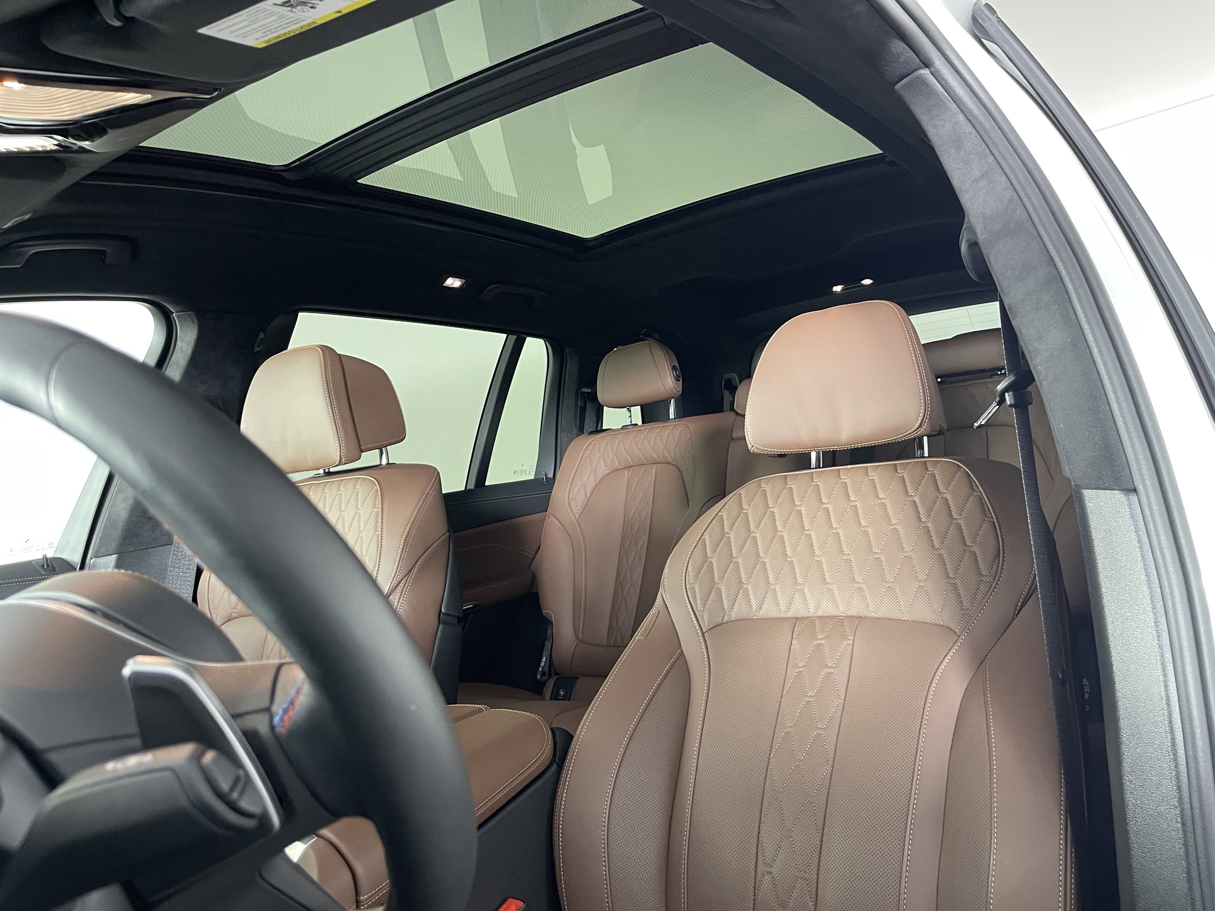 2025 Bmw X7 M60i photo 11