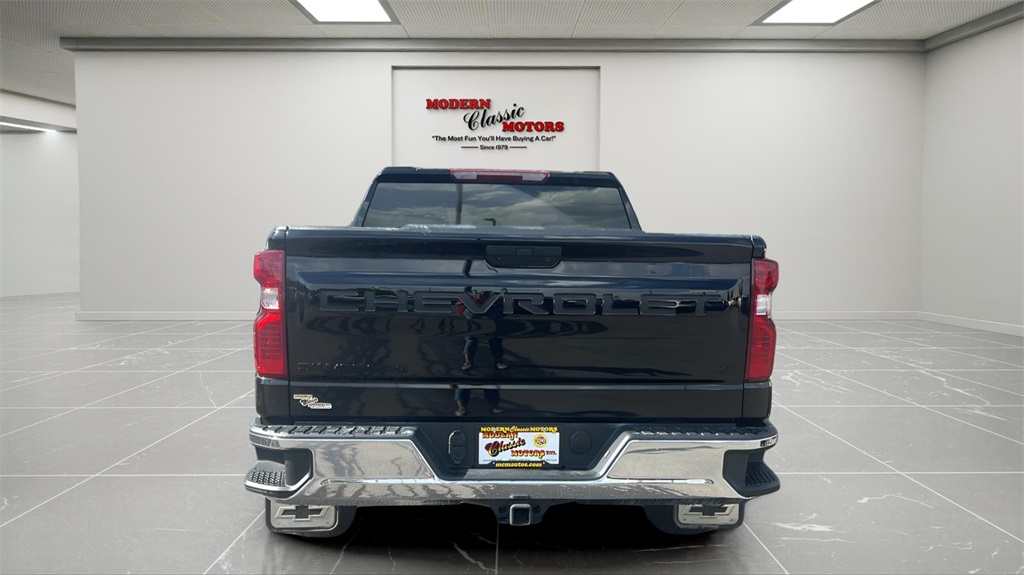 2022 Chevrolet Silverado 1500 LT photo 4