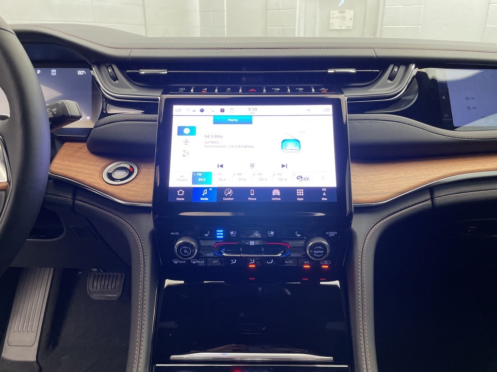 2025 Jeep Grand Cherokee L Summit Reserve photo 11
