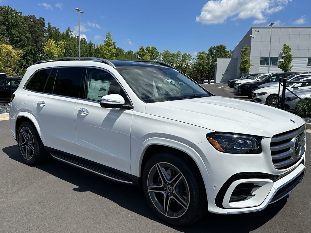 2025 Mercedes Benz GLS 450 4MATIC photo 2