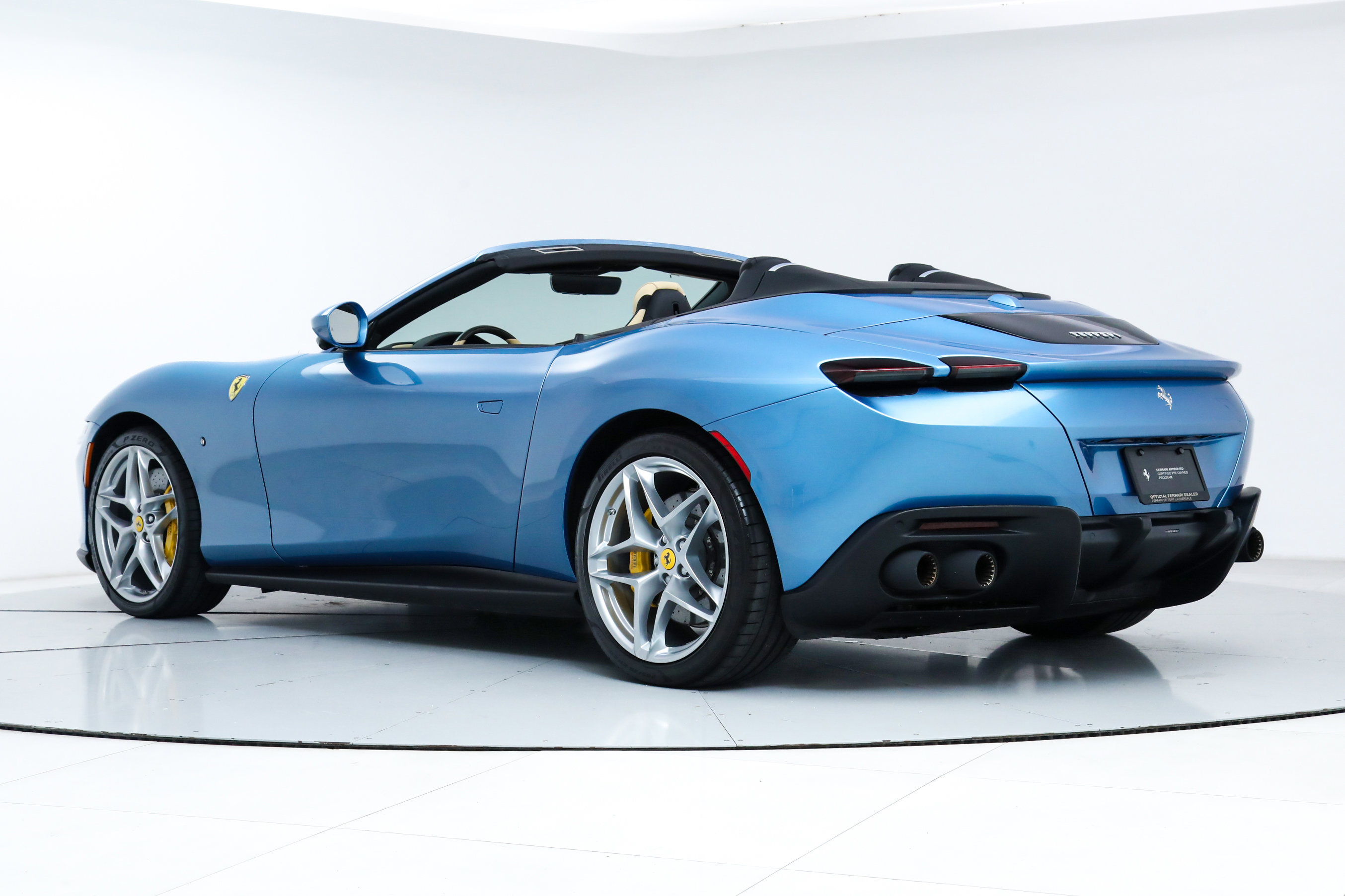 2025 Ferrari Roma Spider photo 8
