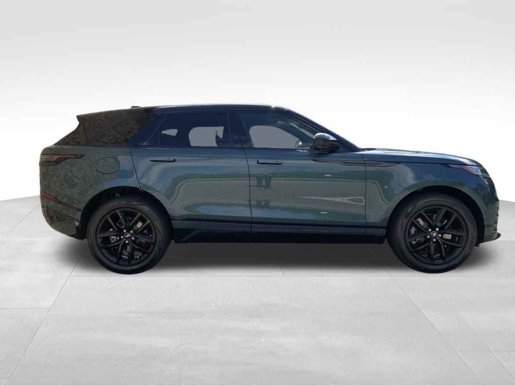 2026 Land Rover Range Rover Velar SE photo 4
