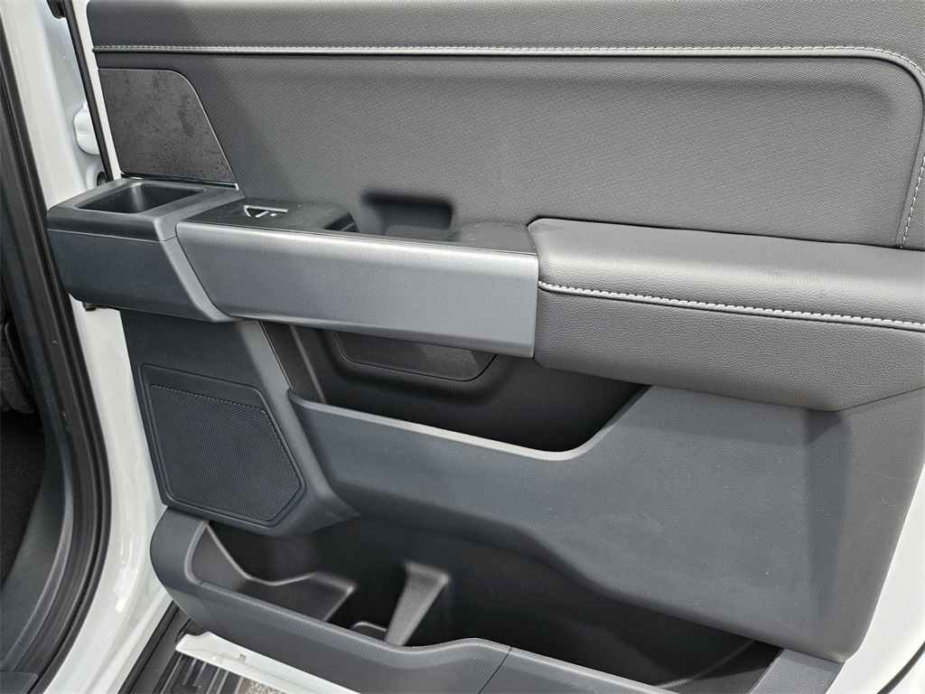 2025 Ford F-150 XLT photo 27