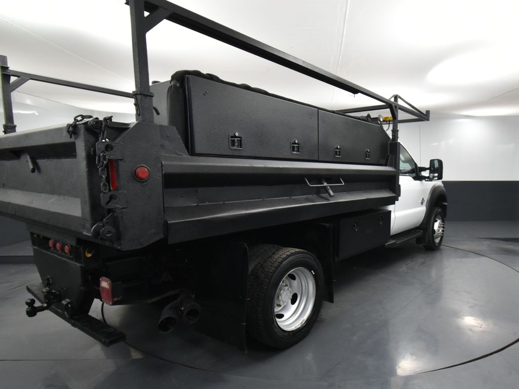 2013 Ford F-550 photo 3