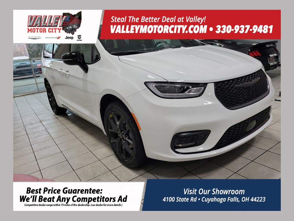 2026 Chrysler Pacifica Select's photo