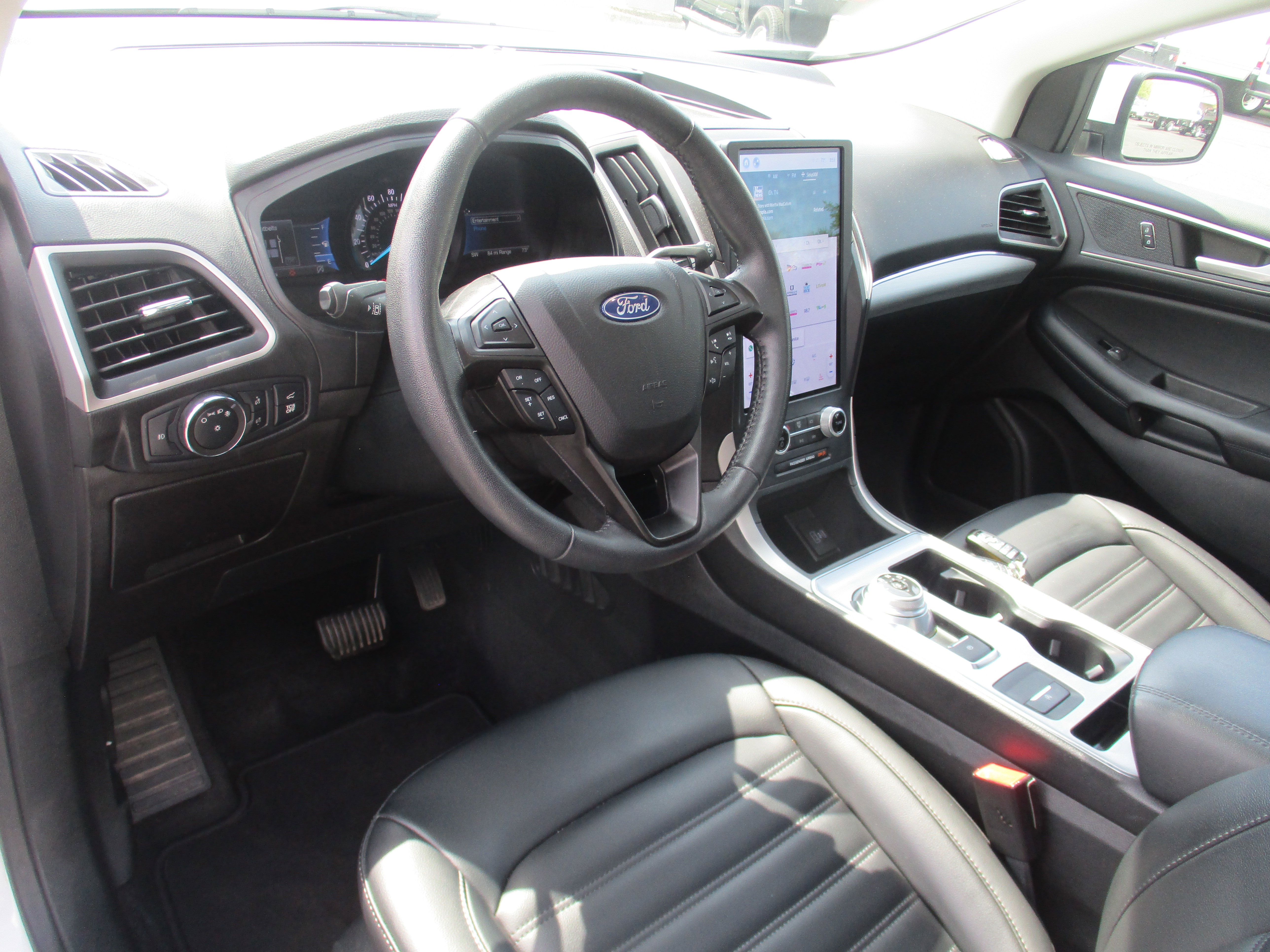 2022 Ford Edge SEL photo 47