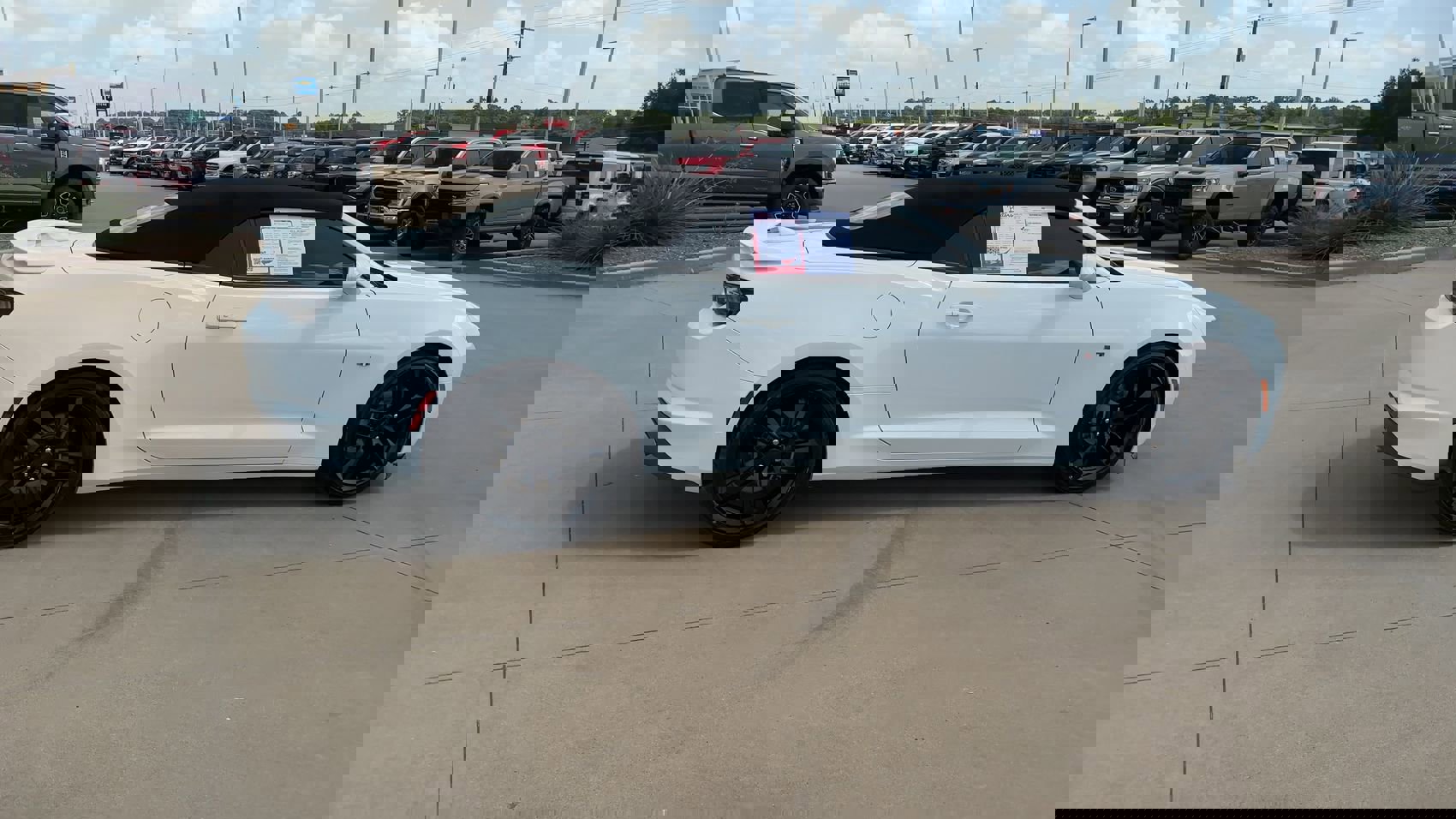 2023 Chevrolet Camaro 2LT photo 9