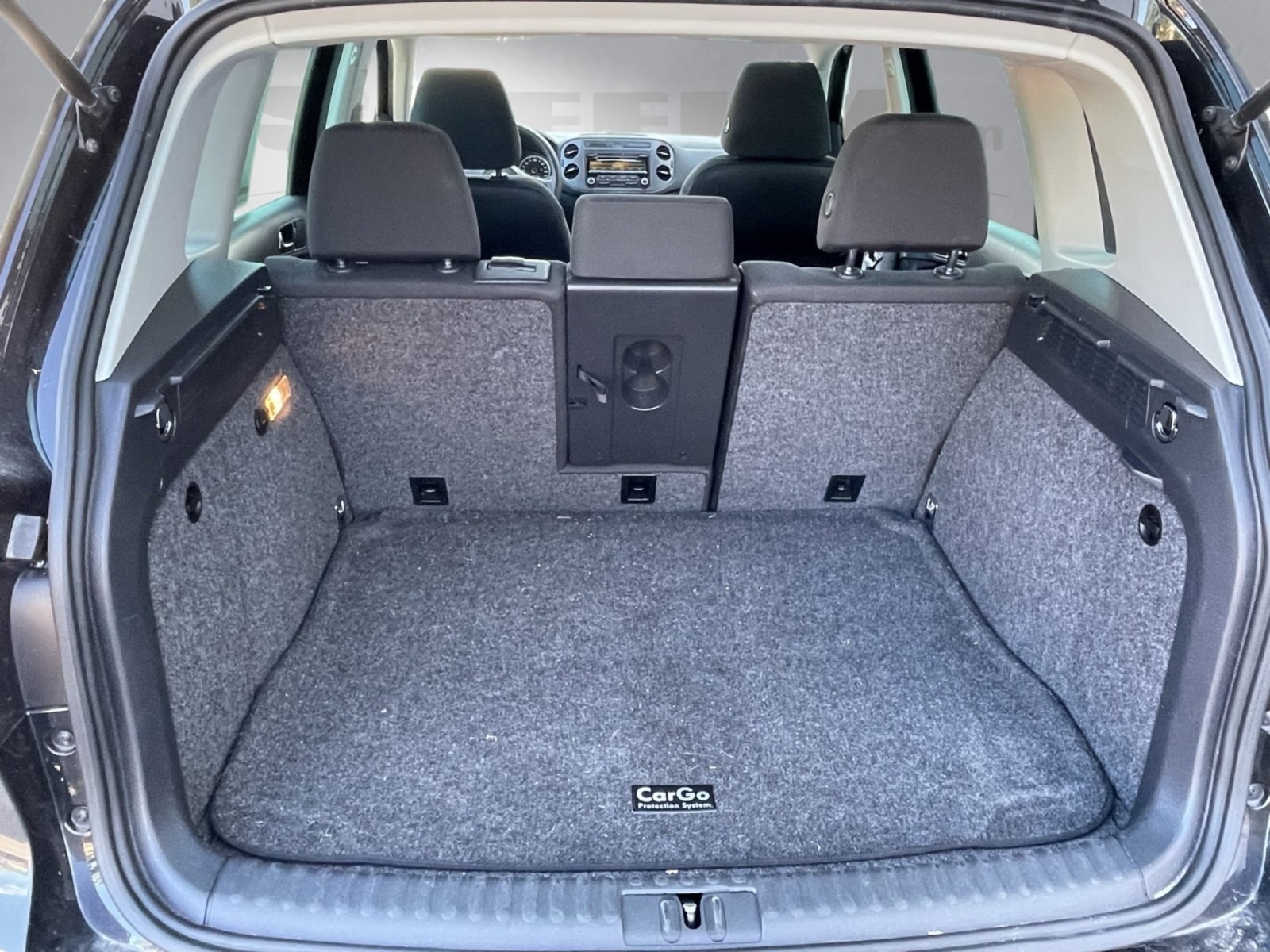 2012 Volkswagen Tiguan S photo 24
