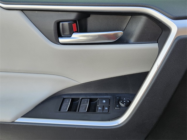 2024 Toyota RAV4 XLE Premium photo 22