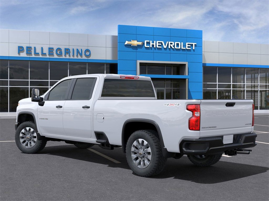 2025 Chevrolet Silverado 2500HD Custom photo 3