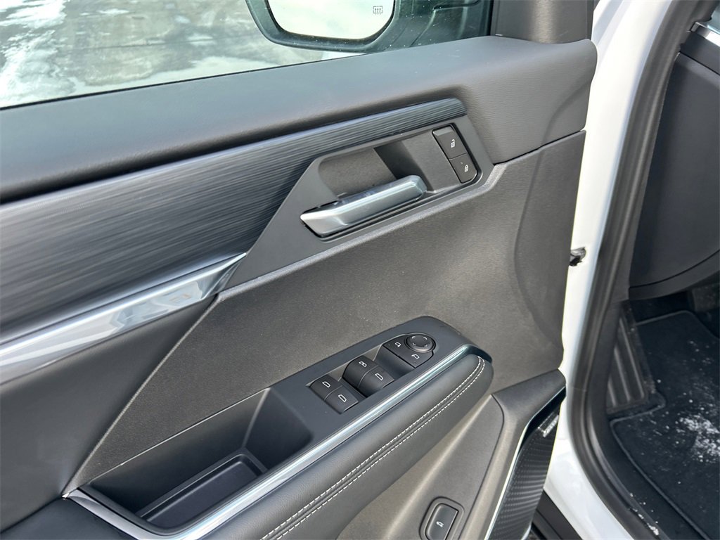 2026 GMC ACADIA - Image 13