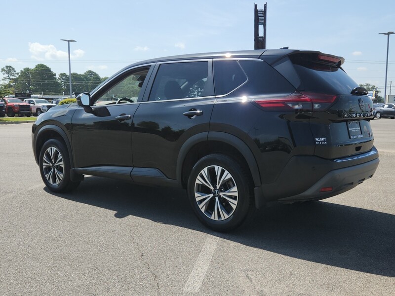 2023 Nissan Rogue SV photo 3