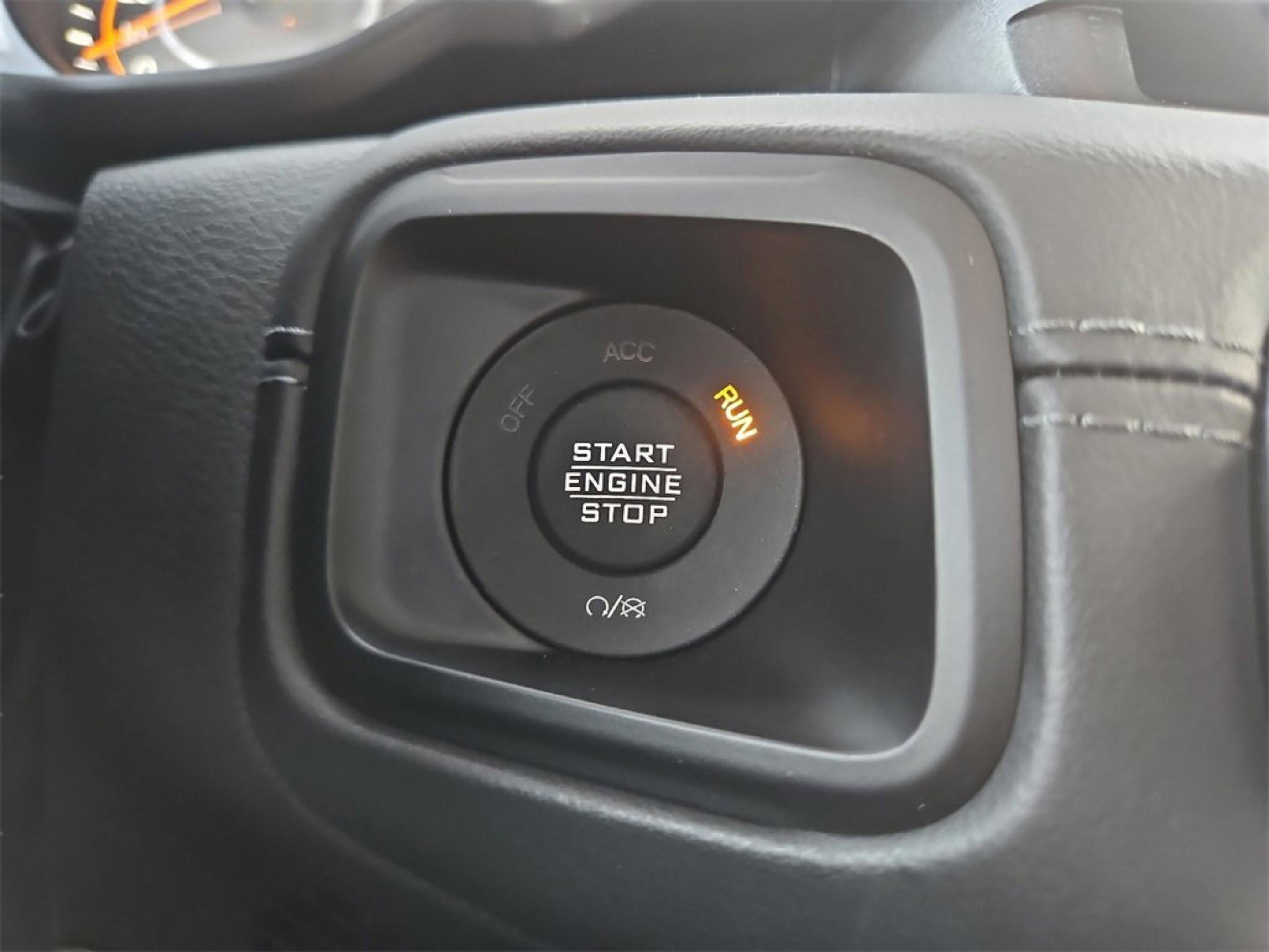 2025 Jeep Wrangler Sahara photo 23