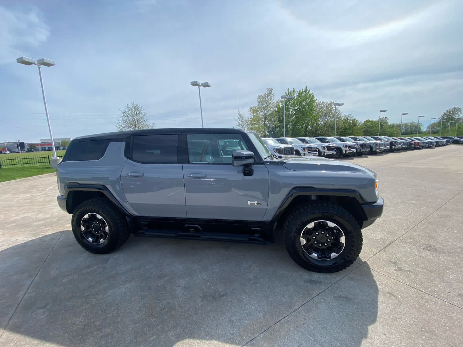 2025 Gmc Hummer EV photo 3