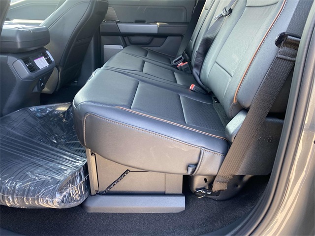 2025 Ford F-150 Lariat photo 10