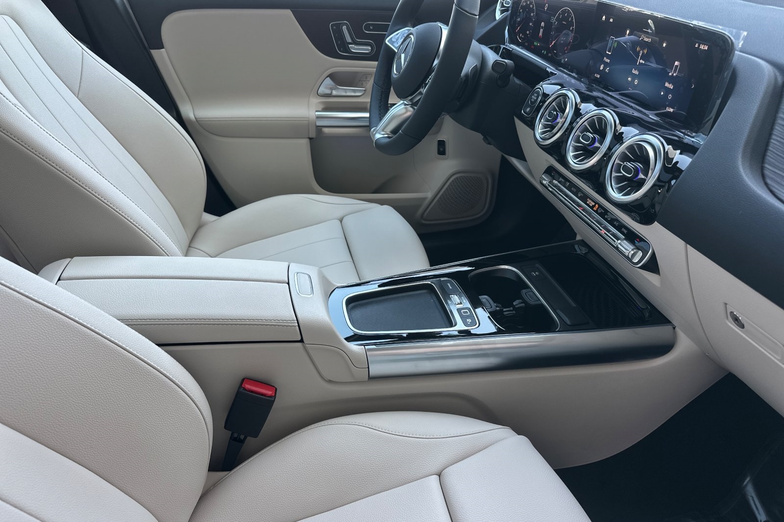 2026 Mercedes Benz GLA 250 4MATIC photo 15