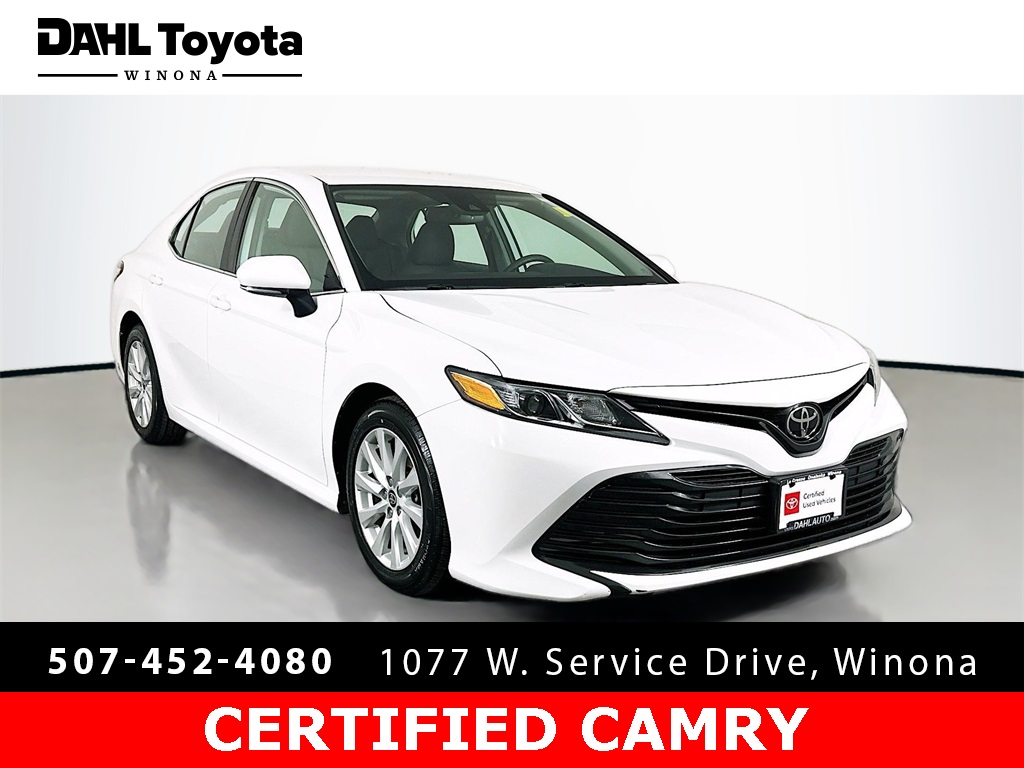 2020 Toyota Camry LE's photo