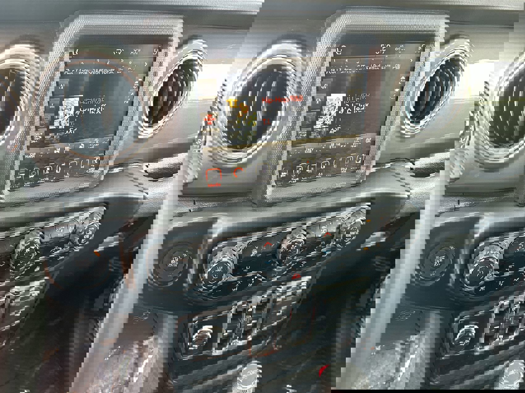 2023 Jeep Gladiator Overland photo 12