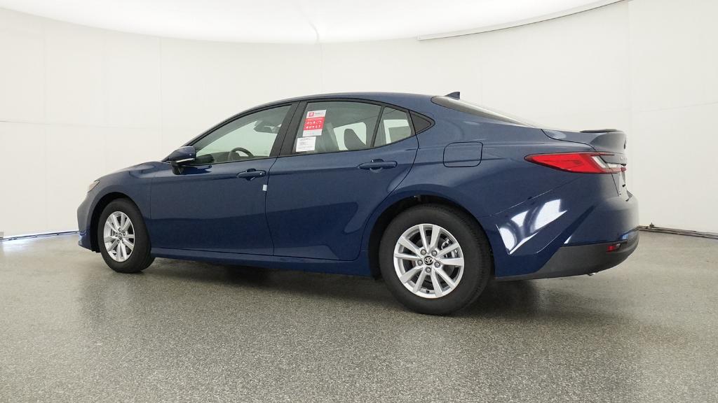 2026 Toyota Camry LE photo 12