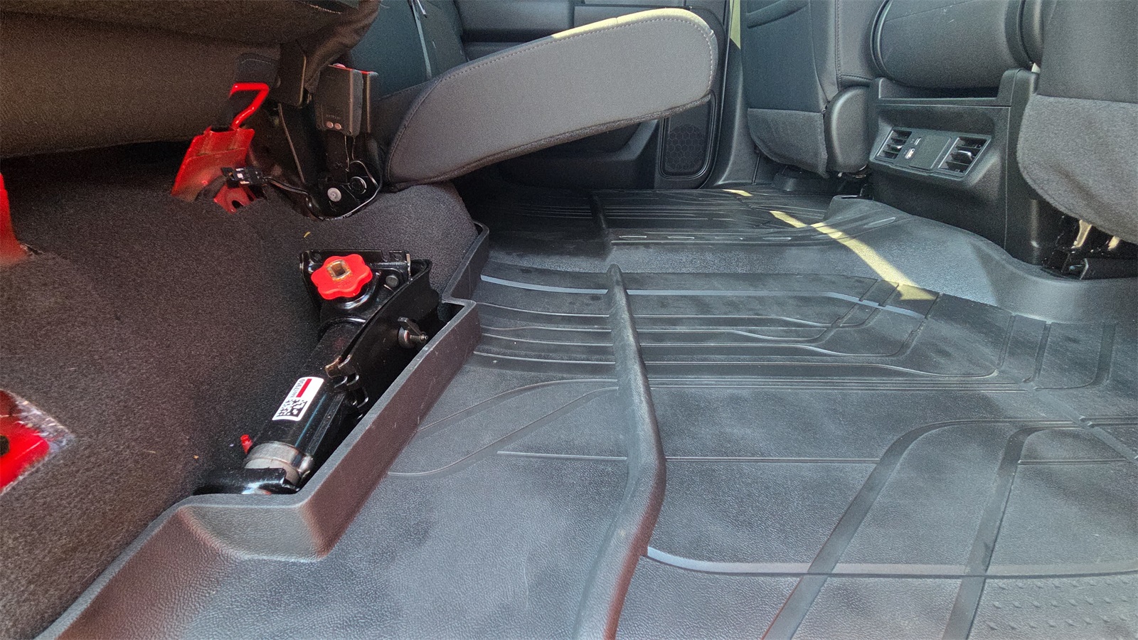 2024 Chevrolet Silverado 1500 Custom photo 16