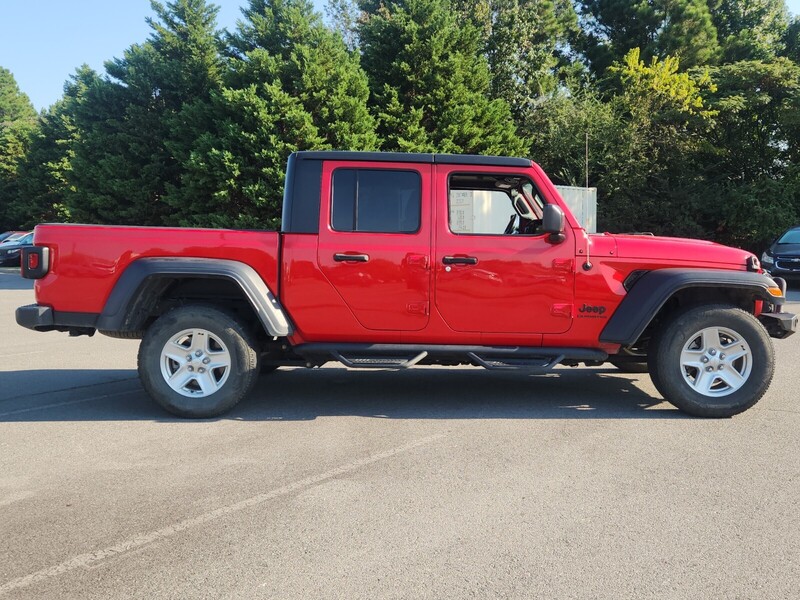 2020 Jeep Gladiator Sport S photo 2