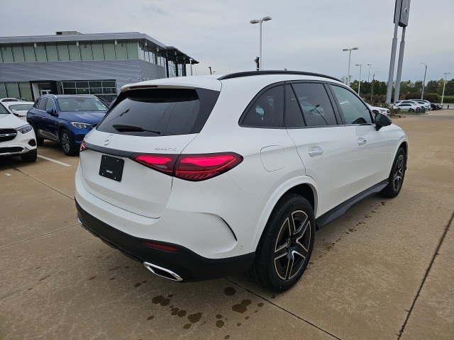 2026 Mercedes Benz GLC 300 4MATIC photo 2