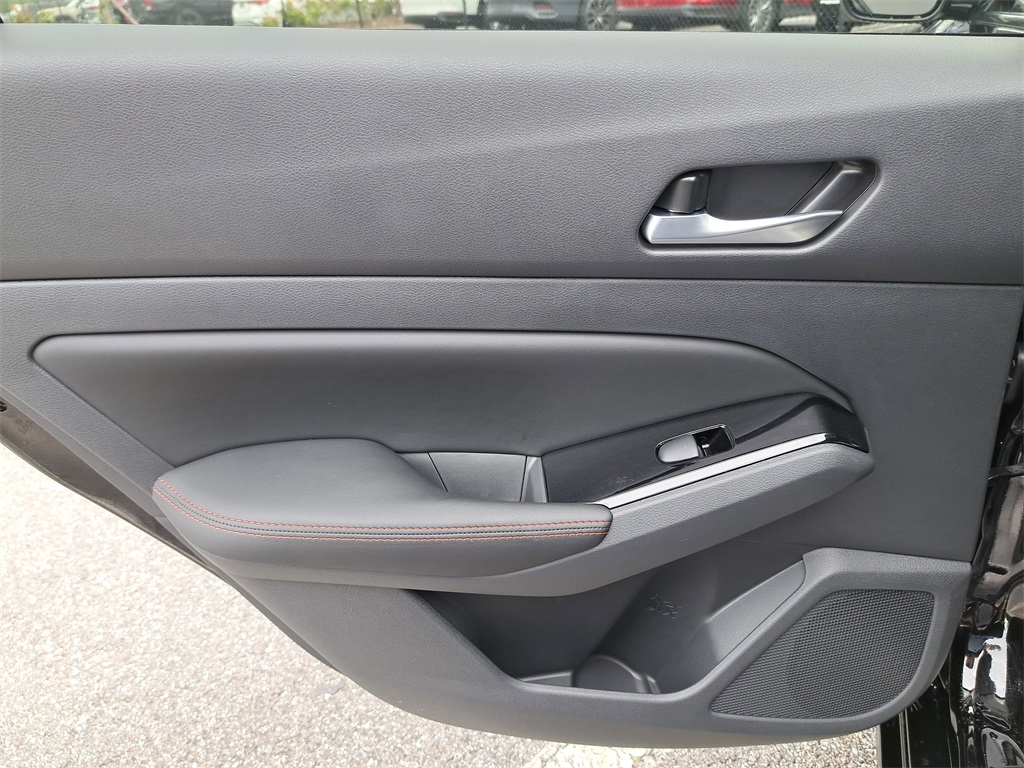 2025 Nissan Altima 2.5 SR photo 14