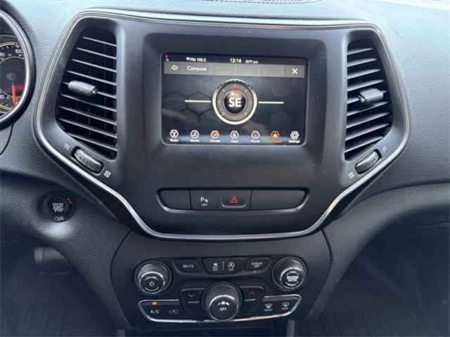 2019 Jeep Cherokee Latitude photo 12