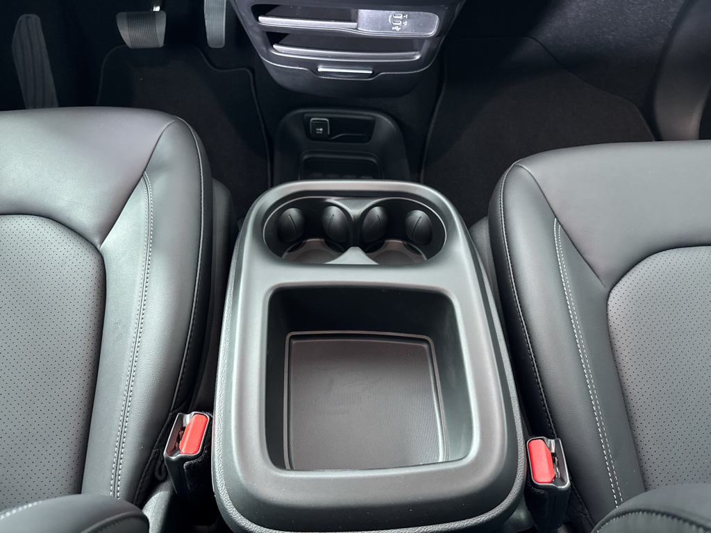 2026 Chrysler Voyager LX photo 28