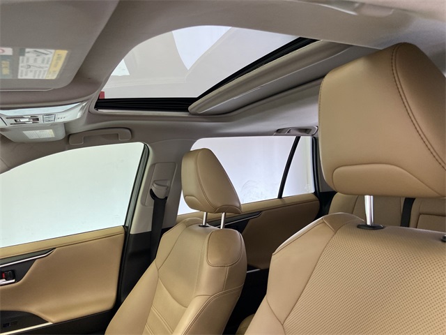 2022 Toyota RAV4 Limited photo 30