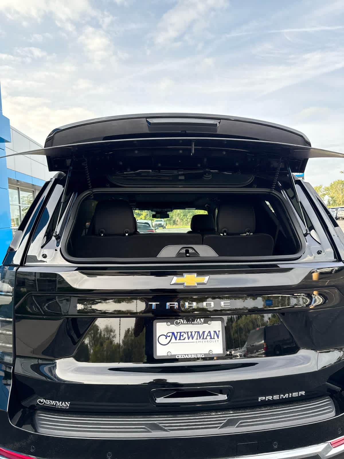 2025 Chevrolet Tahoe Premier photo 10