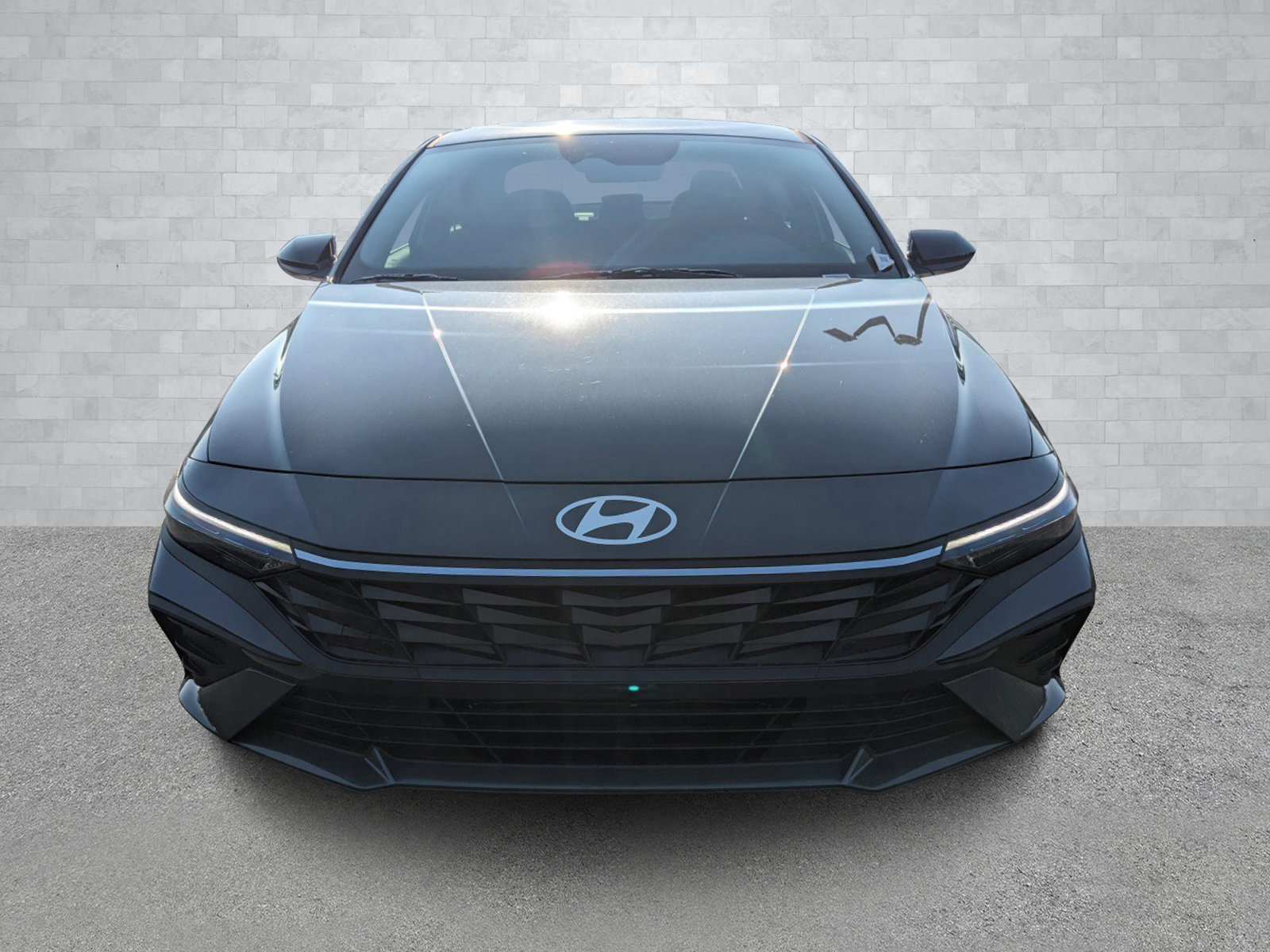 2025 Hyundai Elantra SEL Sport photo 2