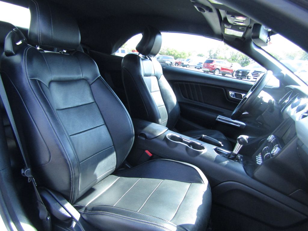 2017 Ford Mustang EcoBoost Premium photo 22