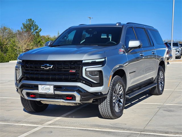 2026 Chevrolet Suburban Z71 photo 2