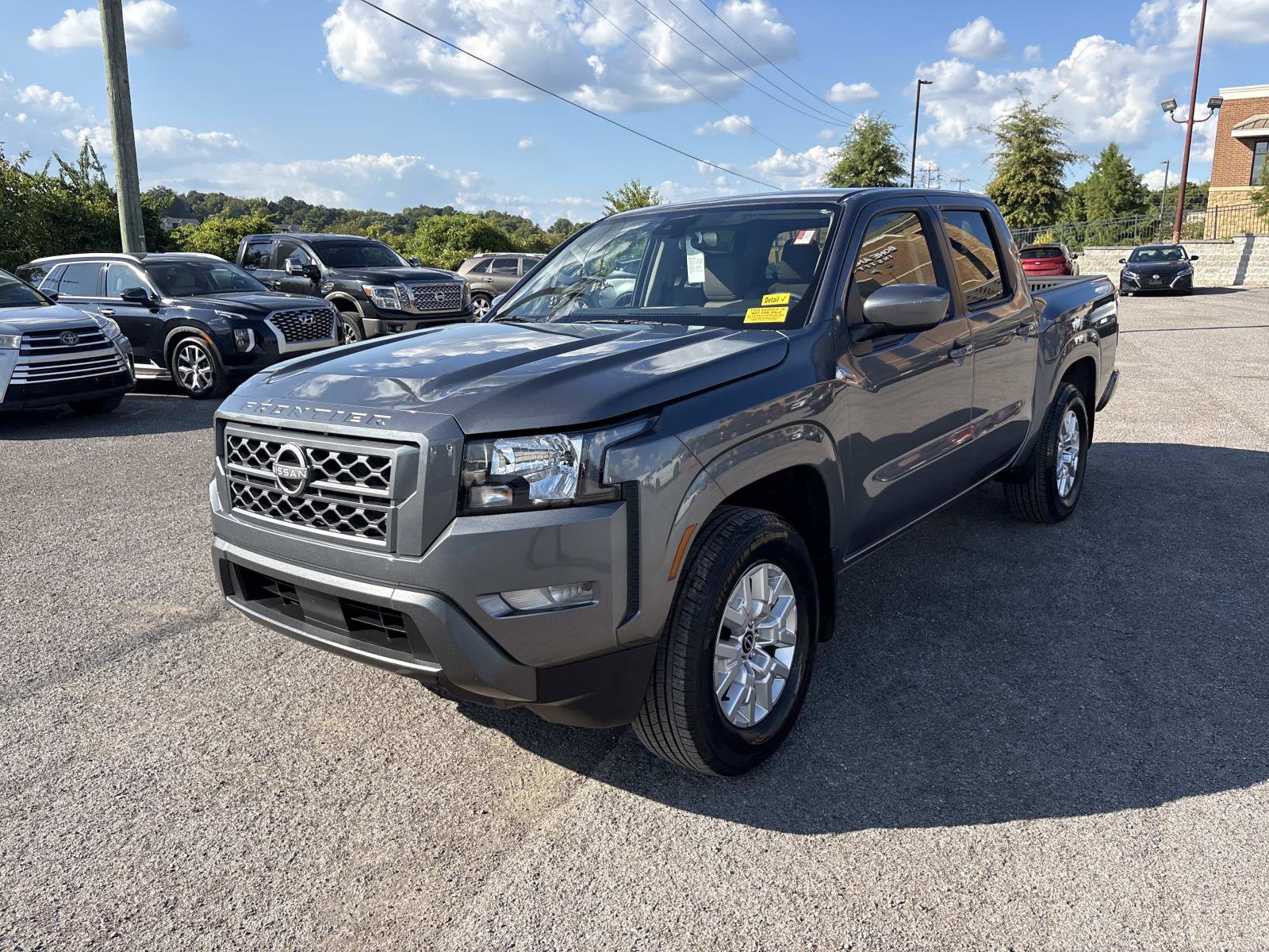 2023 Nissan Frontier SV photo 3