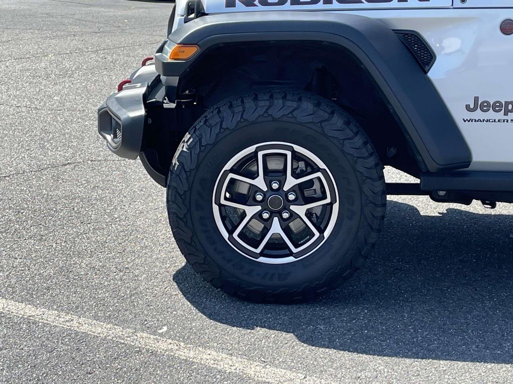 2024 Jeep Wrangler Rubicon photo 9