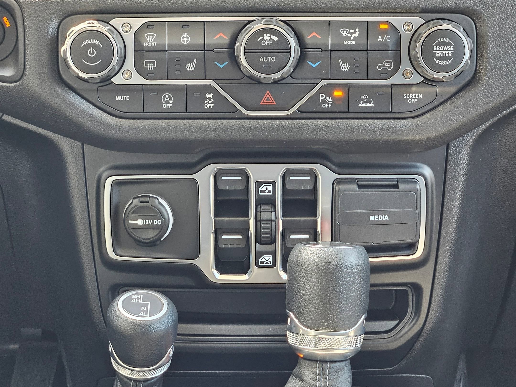 2025 Jeep Gladiator Sport S photo 12