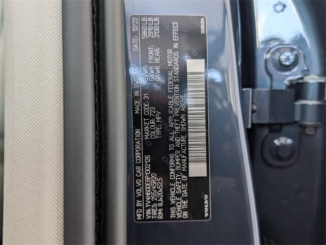2023 Volvo XC60 Recharge Hybrid T8 Plus photo 19