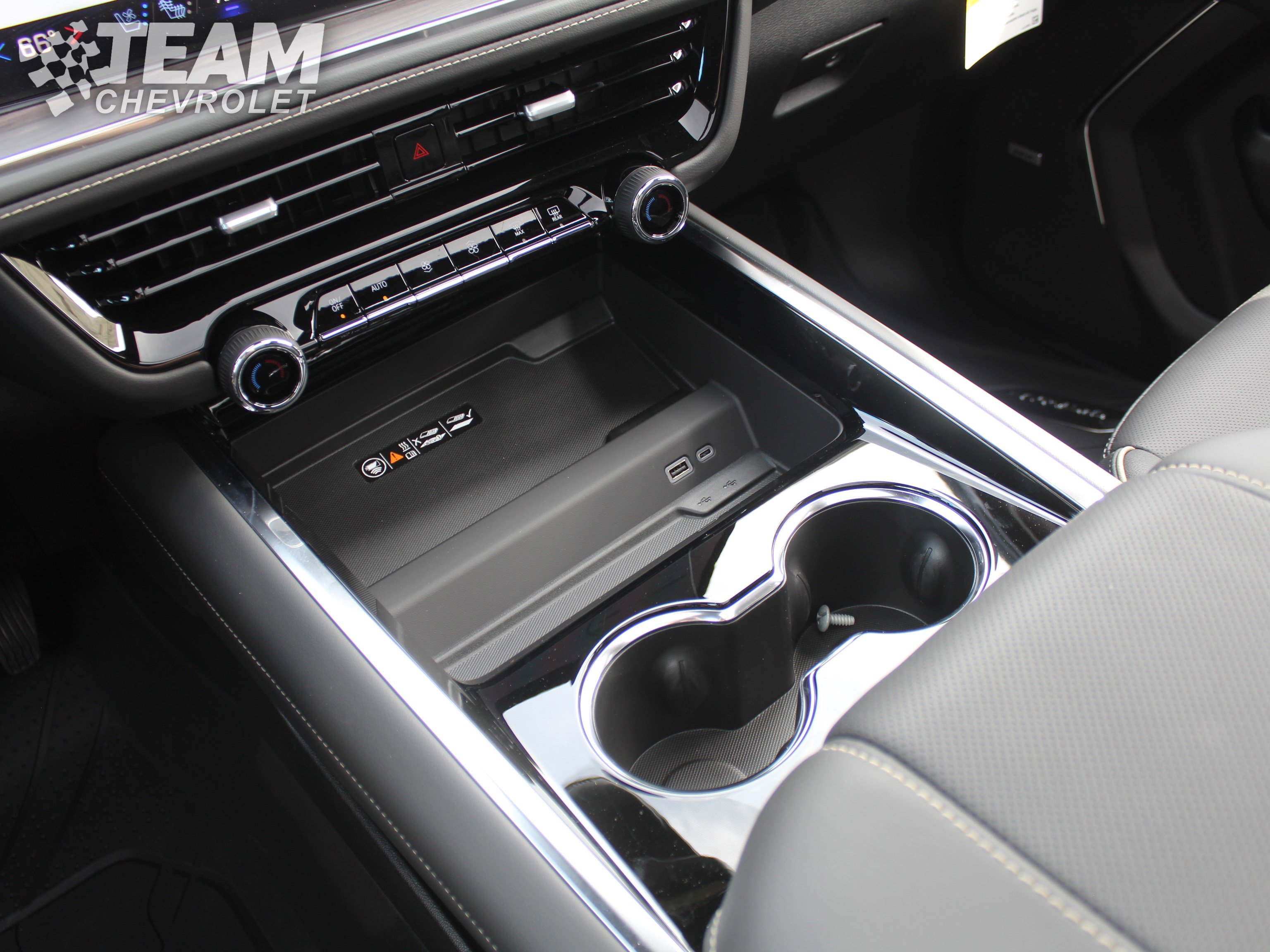 2026 Chevrolet Suburban Premier photo 15