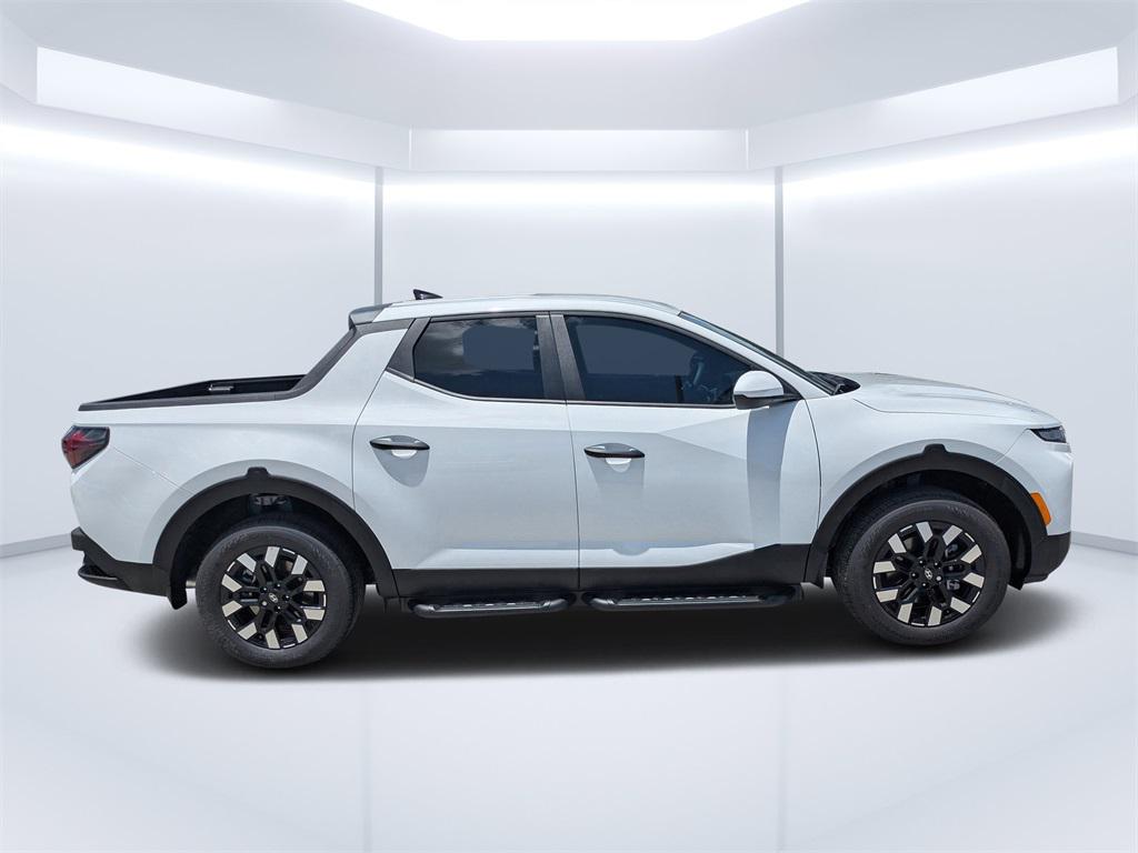 2025 Hyundai Santa Cruz SE photo 2