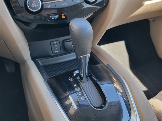 2016 Nissan Rogue SV photo 21
