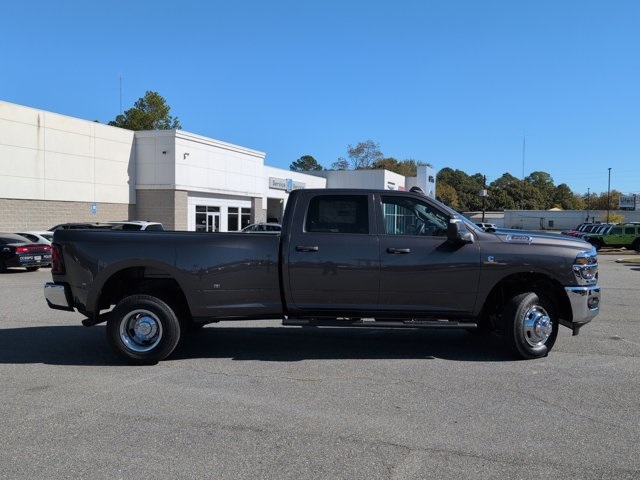 2026 Ram 3500 Tradesman photo 2