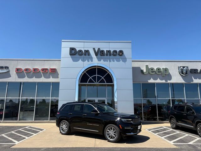 2025 Jeep Grand Cherokee Summit's photo