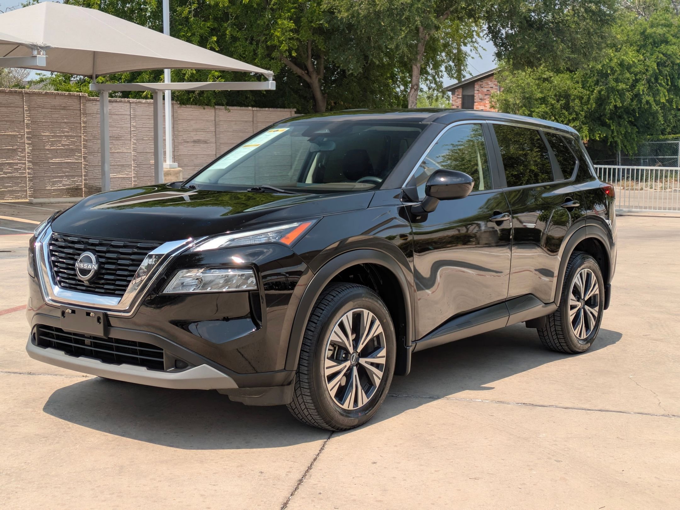 2023 Nissan Rogue SV photo 2