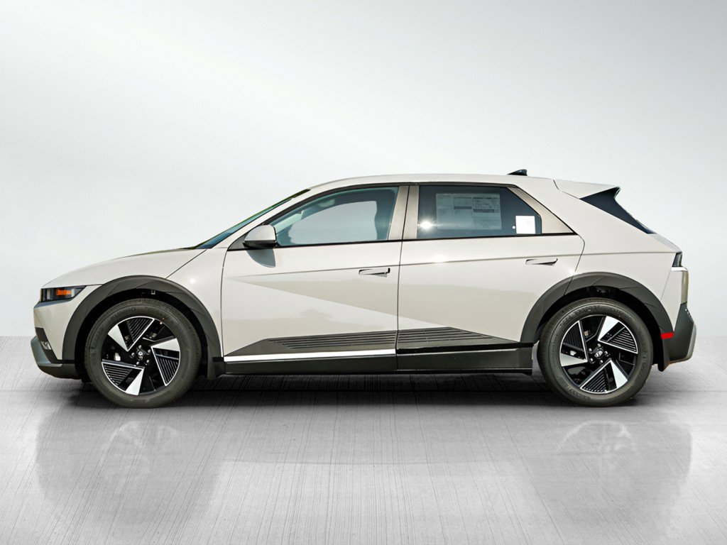 2025 Hyundai Ioniq 5 SE photo 3