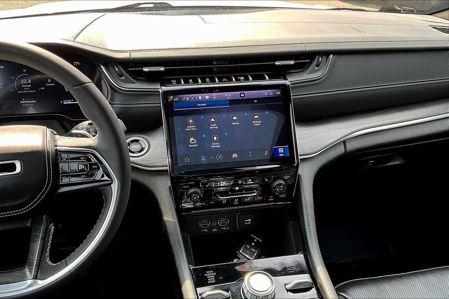 2023 Jeep Grand Cherokee Overland photo 5