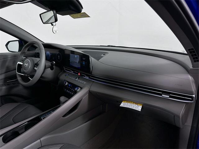 2025 Hyundai Elantra SEL Convenience photo 37