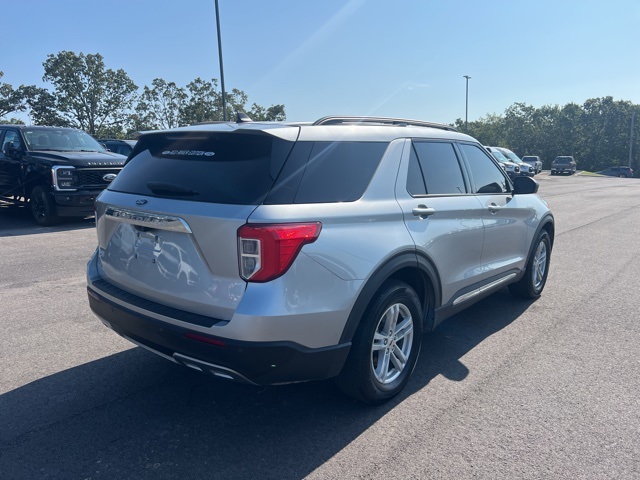 2023 Ford Explorer XLT photo 2